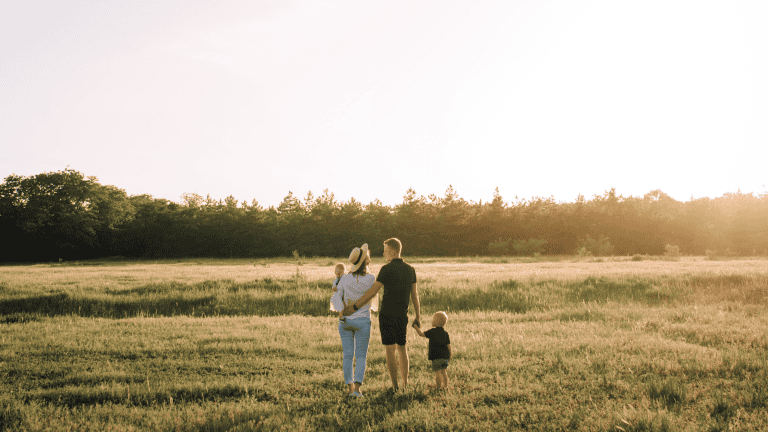 Waarom moet ek my moedertaal behou in die buiteland?