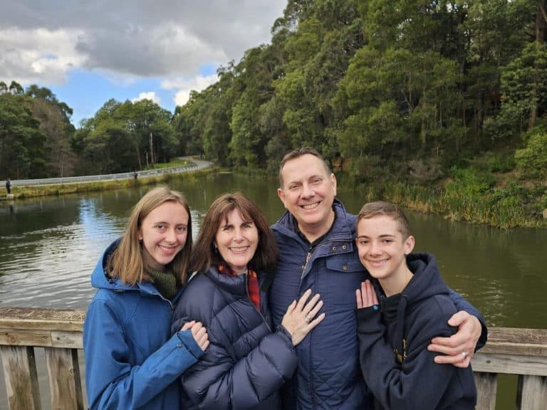 Uit en tuis: ’n e-pos uit Melbourne