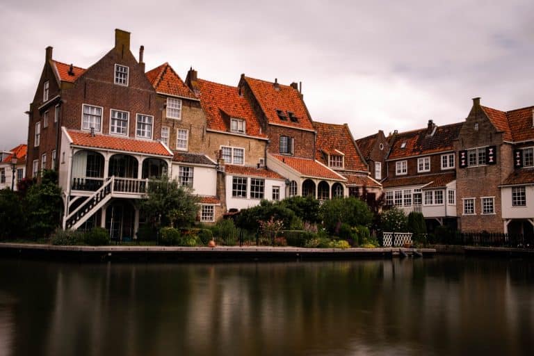 Uit en tuis: ’n e-pos uit Haarlem, Nederland