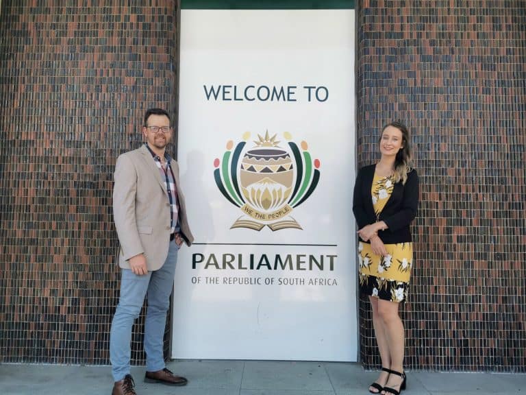 AfriForum dien kommentaar teen grondonteiening by parlement in