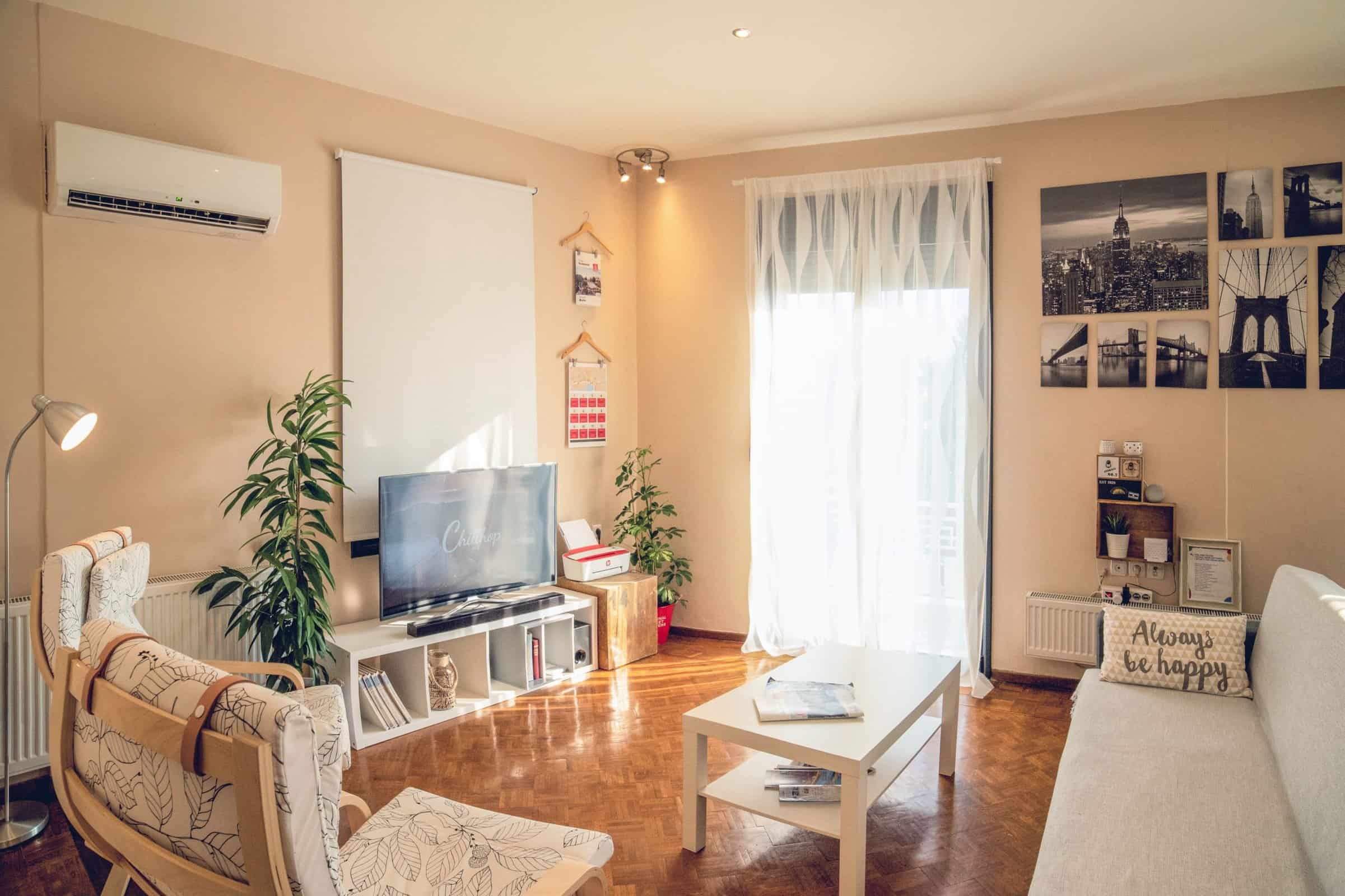 airbnb-apartment-chairs-1428348