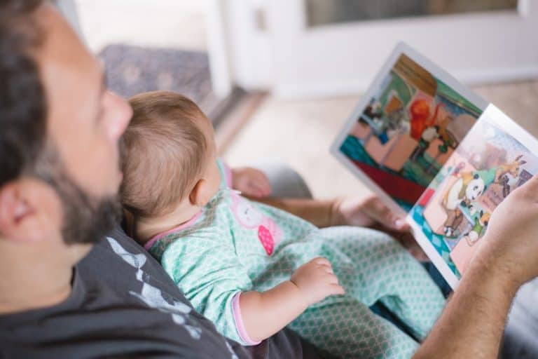 Hoekom moet kinders boeke lees? En hoekom moet ek vir my kind voorlees?