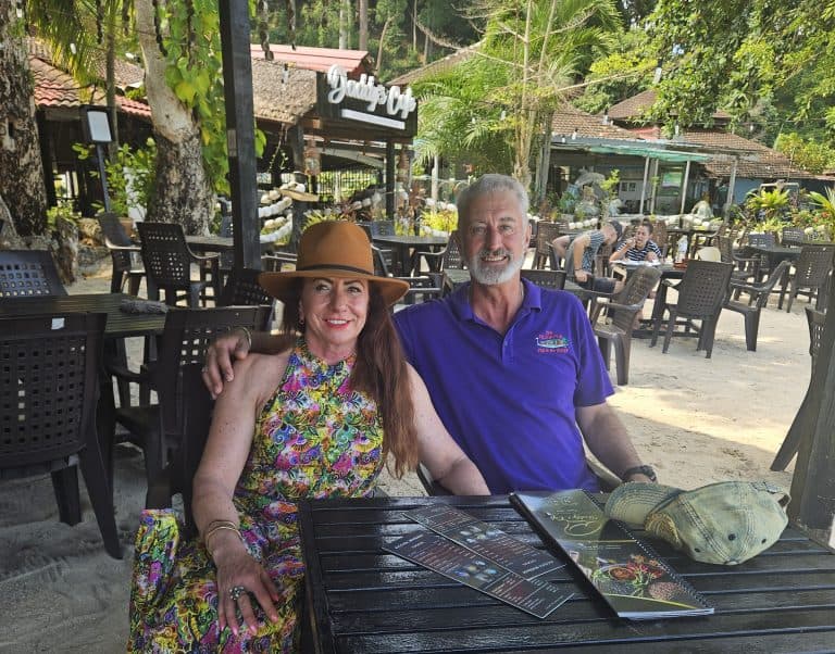 Uit en tuis: ’n e-pos uit die buiteland