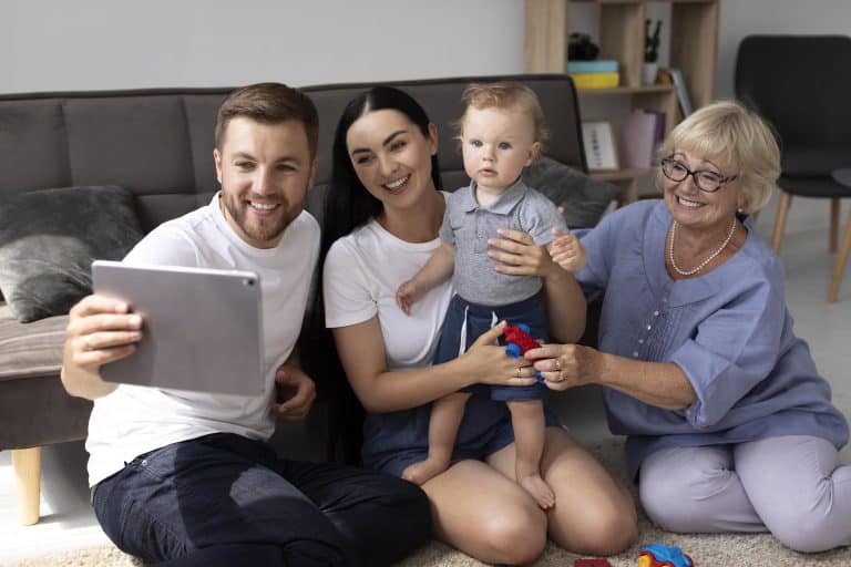 Family or friends in other time zones? This is how you stay close to each other
