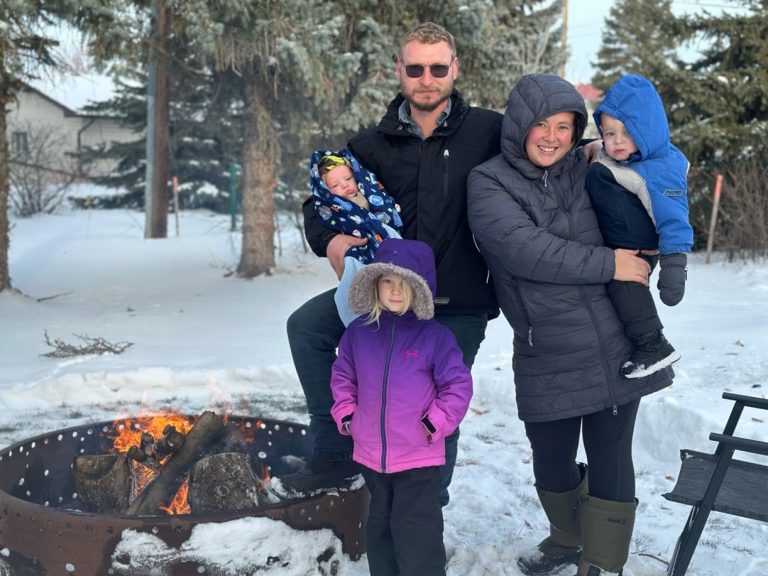 Ver van die huis, naby aan die hart