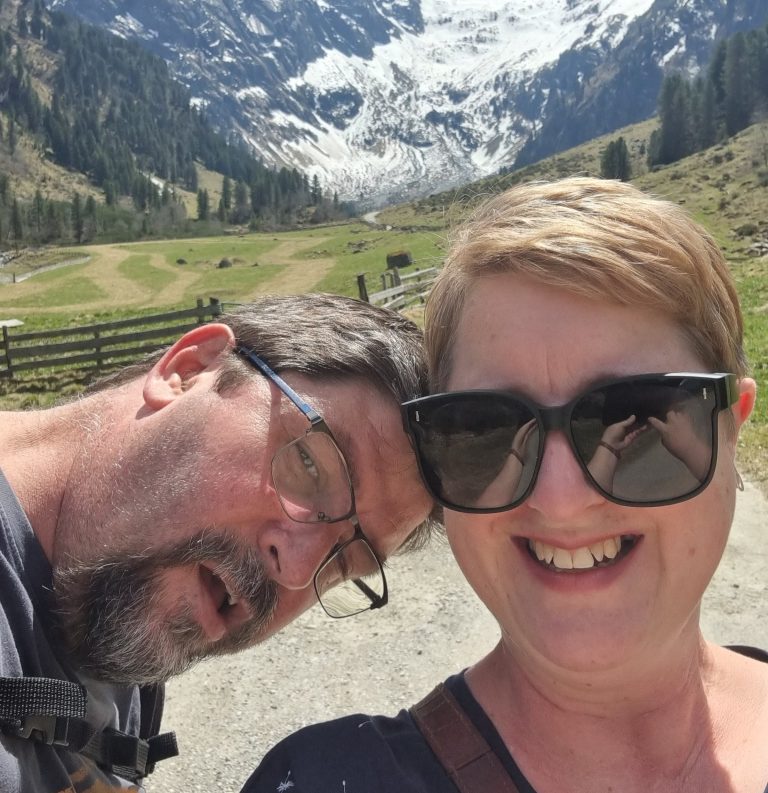 Groete uit die Alpe: Die werklikheid van emigrasie in Innsbruck